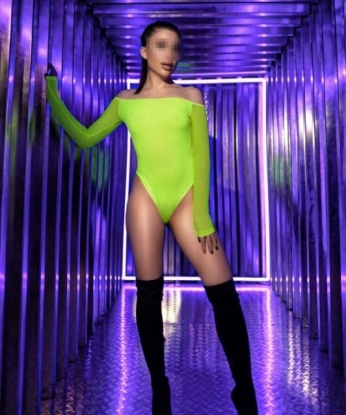 Опыт и креативность - мои главные козыри. У меня ты найдешь все, что искал: страсть, нежность, разнообразие. Я с удовольствием окунусь с тобой в мир эротики, исполняя твои самые сокровенные фантазии. Уверяю, встречи со мной ты запомнишь надолго. Фото подтверждают мою привлекательность и сексуальность. Живу в Москве, и готова пригласить тебя к себе, чтобы создать атмосферу настоящего наслаждения. Мои отзывы говорят сами за себя - клиентам нравится все: тело, ласки, общение. Доверься моим магическим прикосновениям и погрузись в мир наслаждения вместе со мной. #эскорт #Москва #опытная 1716, 20 лет